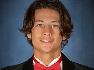 Health Inspectors Reopen PhoLove Restaurant Amid Outcry Over Raw Meat Incident on Filthy Sidewalk