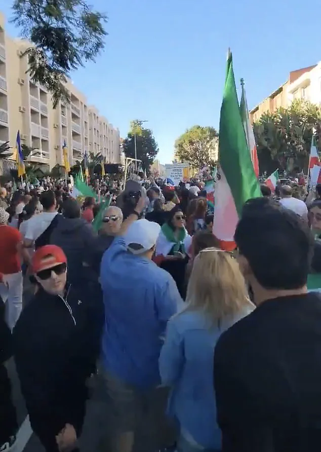 Chaos Erupts at LA Pro-Iranian Rally as Anti-Regime Truck Collides with Demonstrators