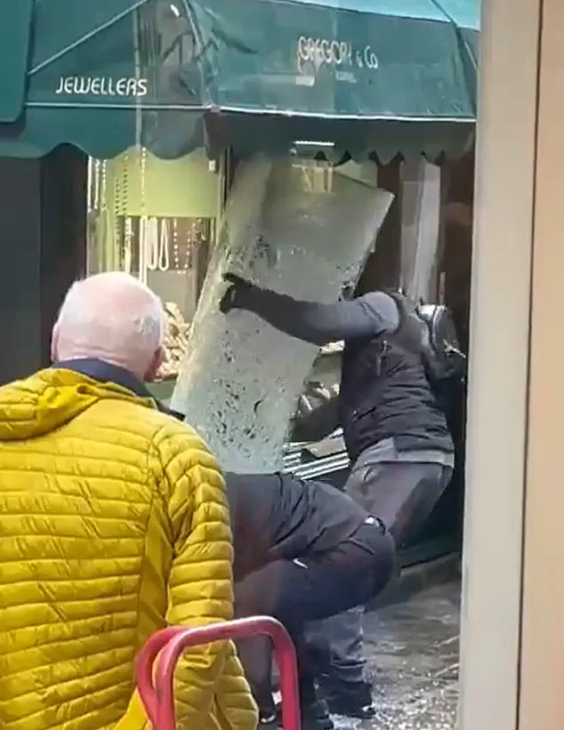 Daylight Heist Shocks London Jewellery Store, Highlighting Security Concerns for Small Businesses