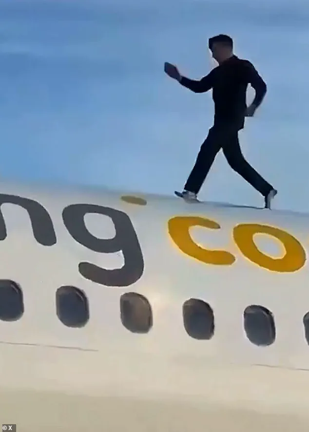 Moroccan Man Causes Two-Hour Delay at Valencia Airport After Climbing onto Plane