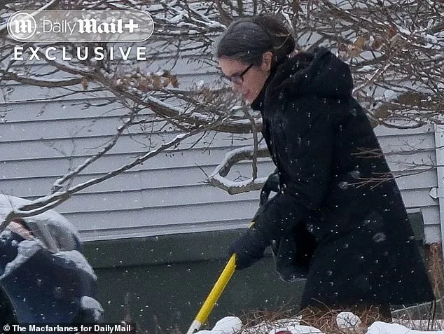 Lisa Bessette: Sole Survivor of 1999 Plane Crash Makes Rare Public Appearance After 28 Years