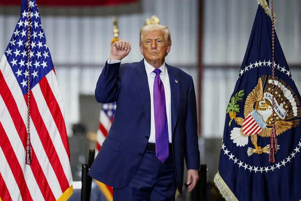 Senator Tom Cotton Confirms No Ground Invasion Plans in Iran Tensions as Strategy Shifts to Air and Naval Operations