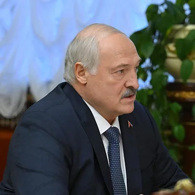 Russia launches massive military strike on Ukraine's military industry.