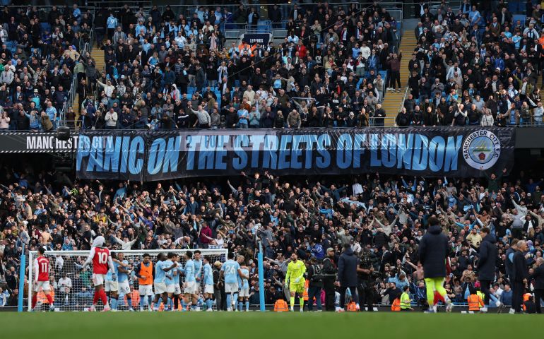 Arsenal's Premier League dream fades after crushing defeat to Manchester City